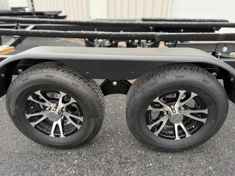 2026 Yacht Club 2256TB Tandem Axle Boat Bunk Trailer New Unit Sales