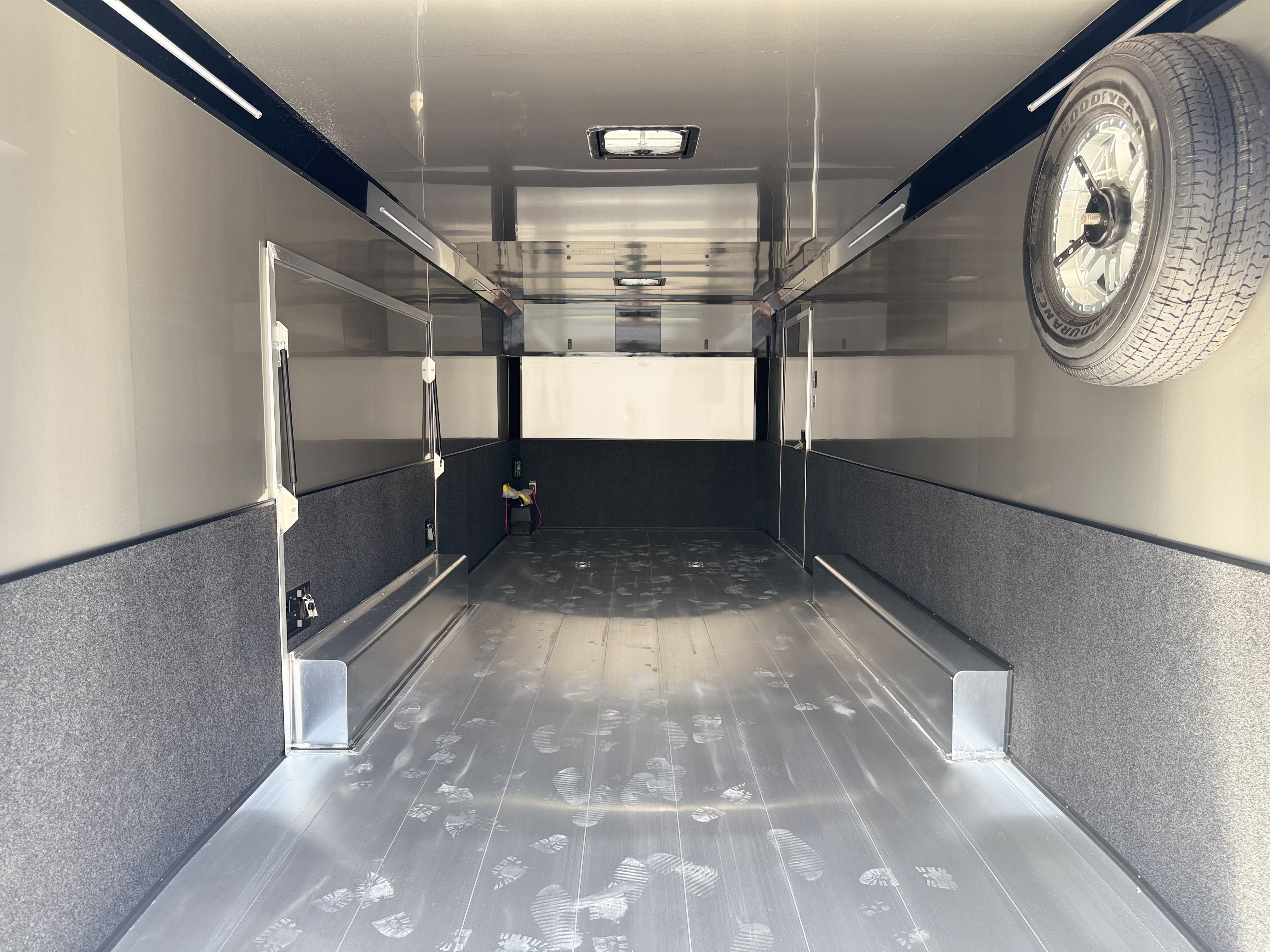 2026 Featherlite 8.5x24 Premium All Aluminum Enclosed Car Hauler Trailer Trailer