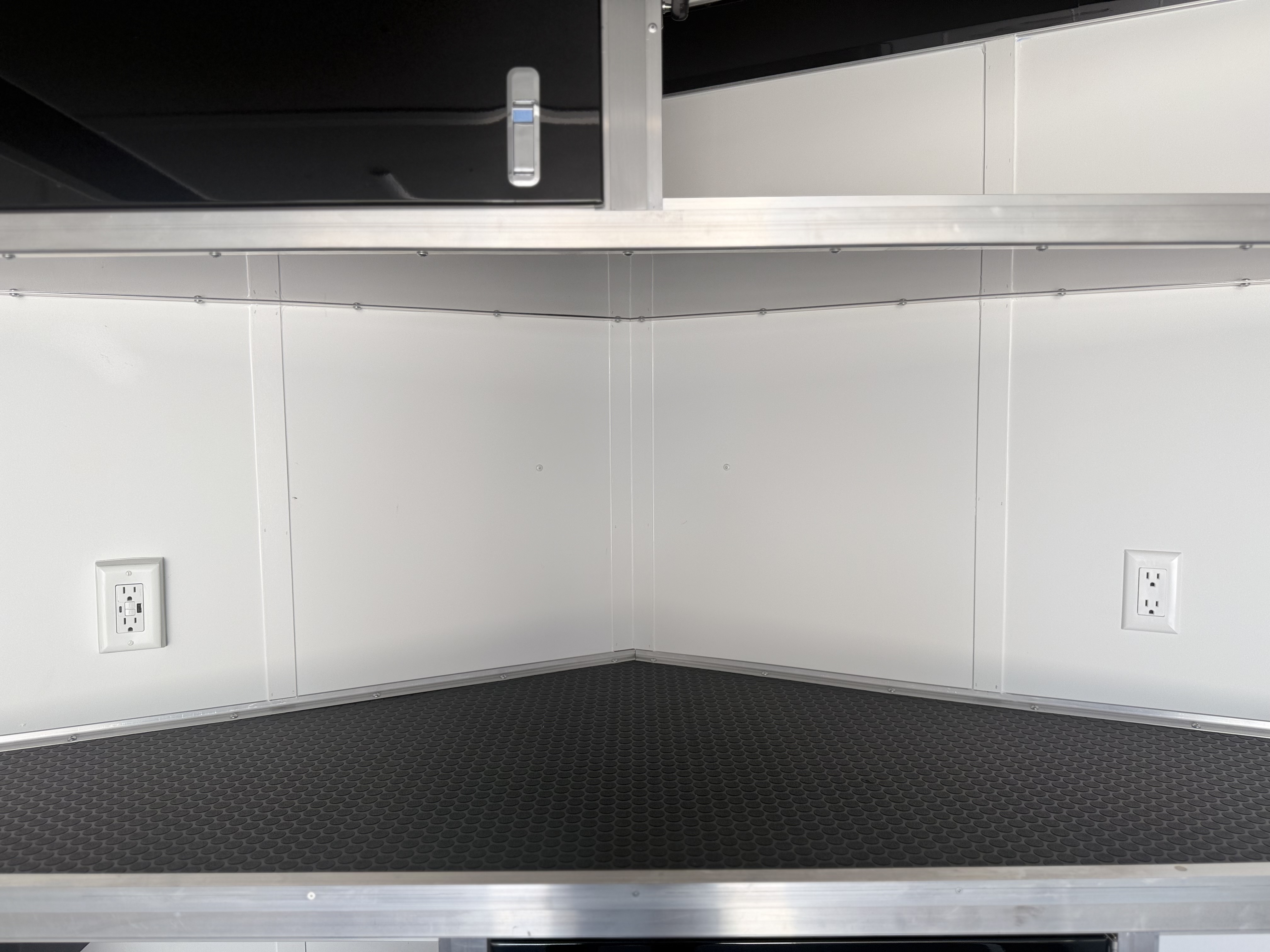 2026 American Hauler 8.5x24 Mach Pre-Packaged Enclosed Race Car Hauler Trailer Cargo Trailer