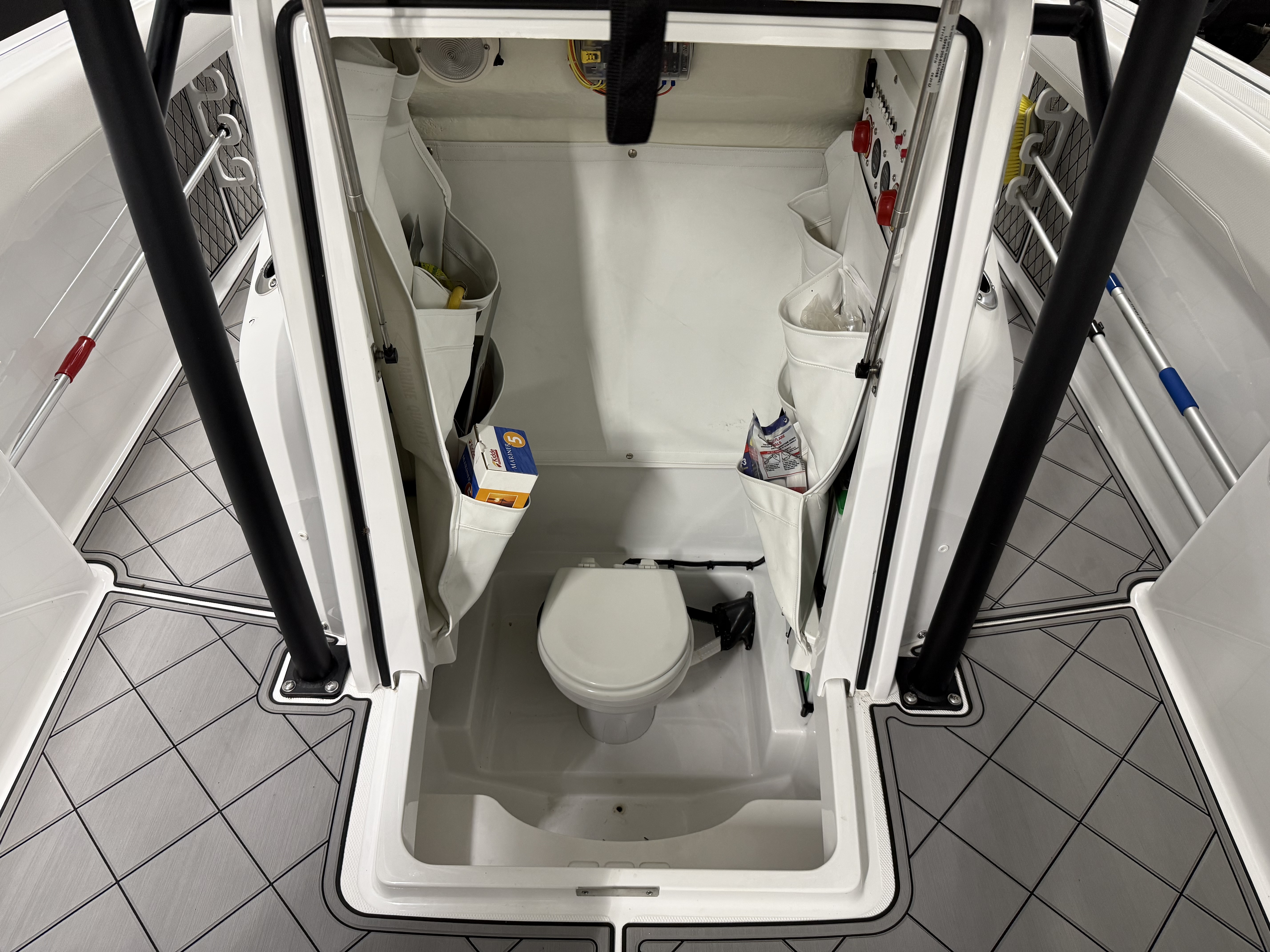 2023 Wellcraft 242 Fisherman | Twin Mercury 200s | Under 50 Hours | Trailer Included Boat